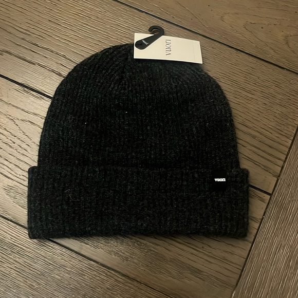 Vuori Douglas beanie NWT - Picture 1 of 3
